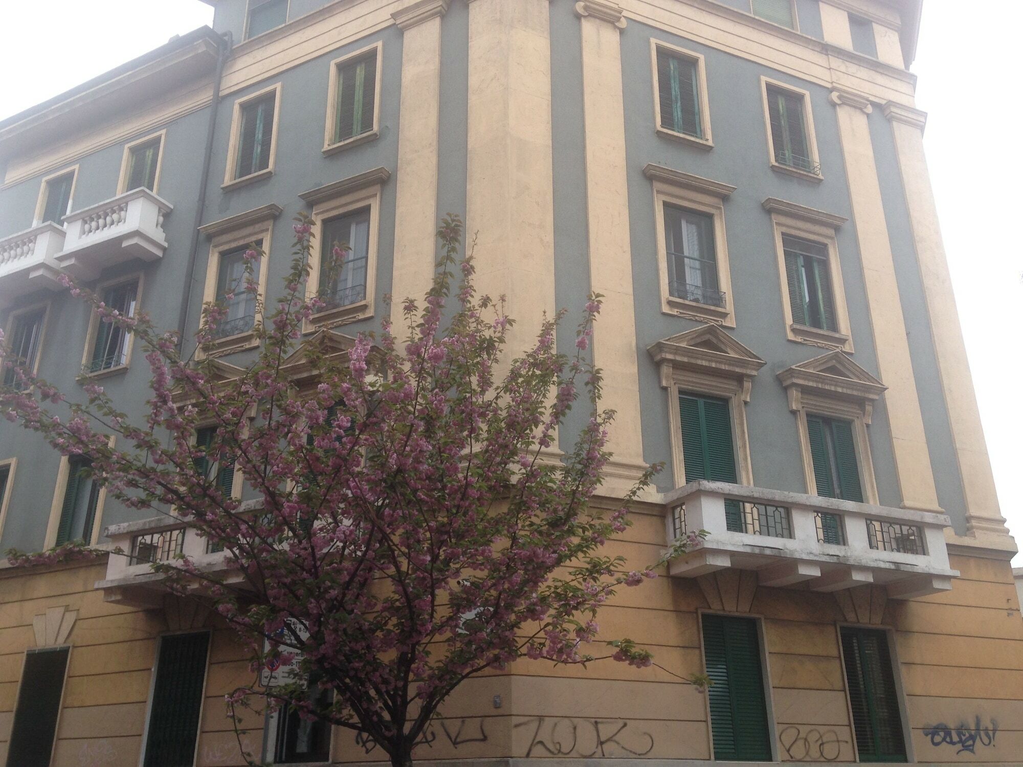 Star One Hotel Milan Bagian luar foto