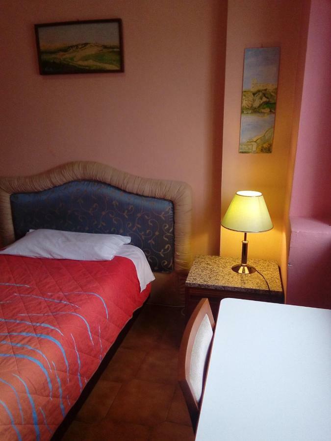 Star One Hotel Milan Bagian luar foto